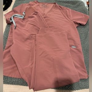 FIGS size XL top and pants. Worn twice. Color Mauve. Smoke-free home.